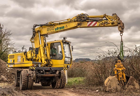 推土机保养步骤解析：保持最佳工作状态